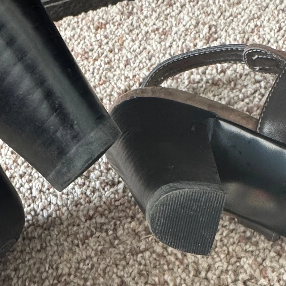 Sofft Brown Suede Women's Heels - Picture 10 of 15